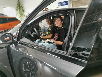 Exkurzie vo firme Peugeot -  J. T. International