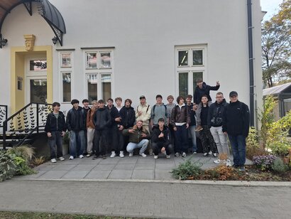 Z lavíc rovno medzi príbehy
