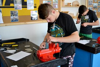 mlady_technik024