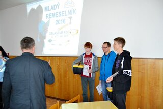 mlady_technik084