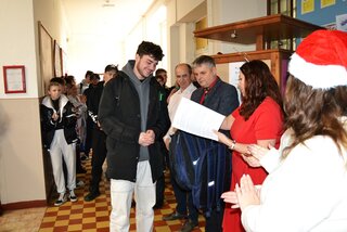 vian_posed_2423