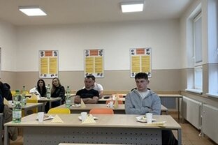 Zväčšiť fotografiu - Stretnutie vedenia so zástupcami tried.