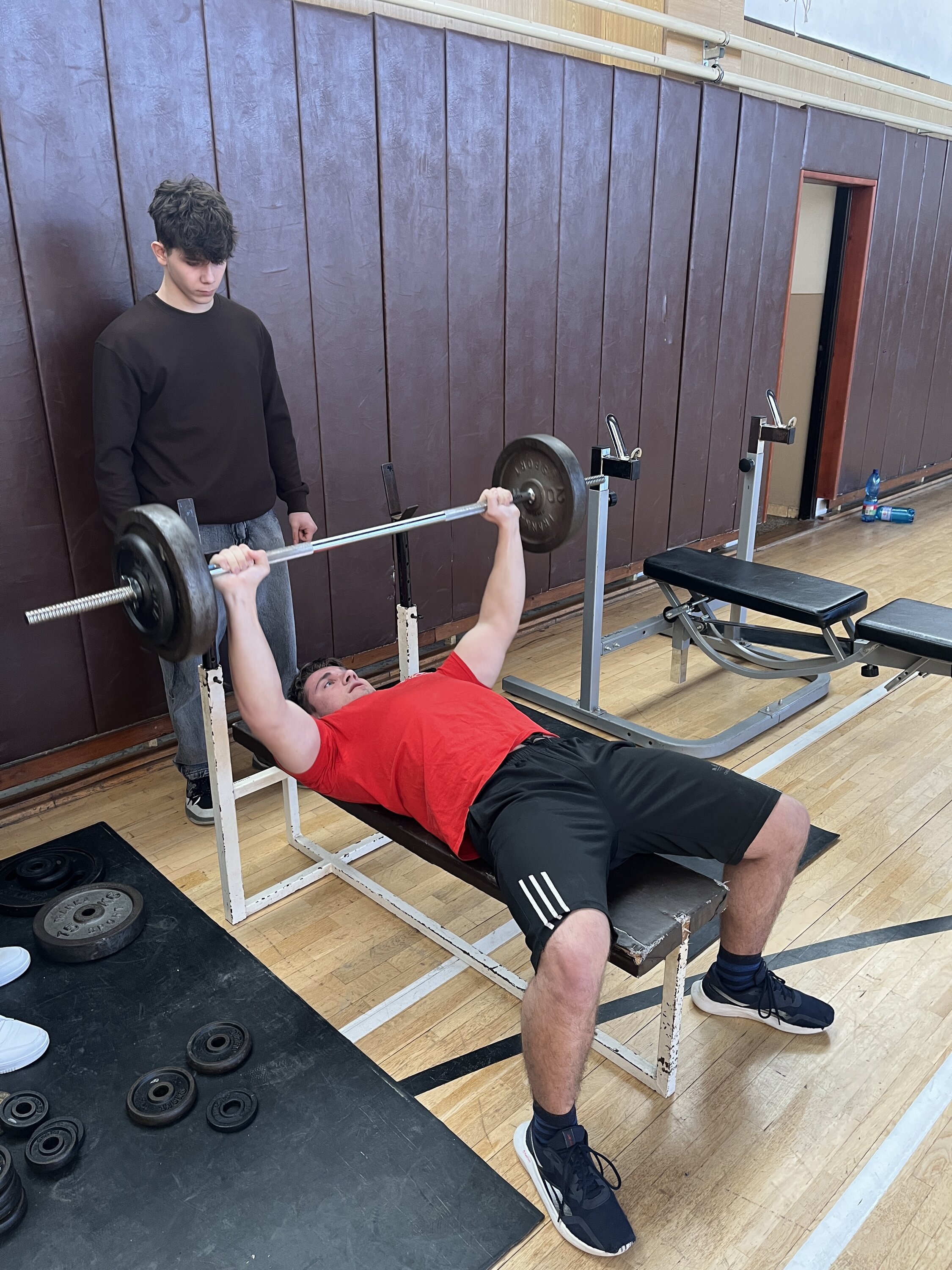 Školská súťaž „O najsilnejšieho stavbára SOŠr 2026“ v silovom 5-boji chlapcov